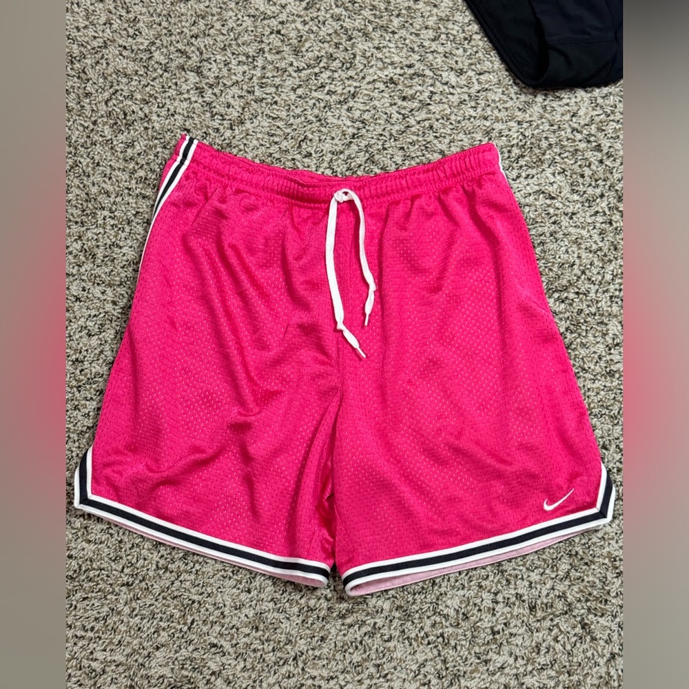 Bundle of 3 Nike Women’s Shorts Size S - Picture 4 of 8
